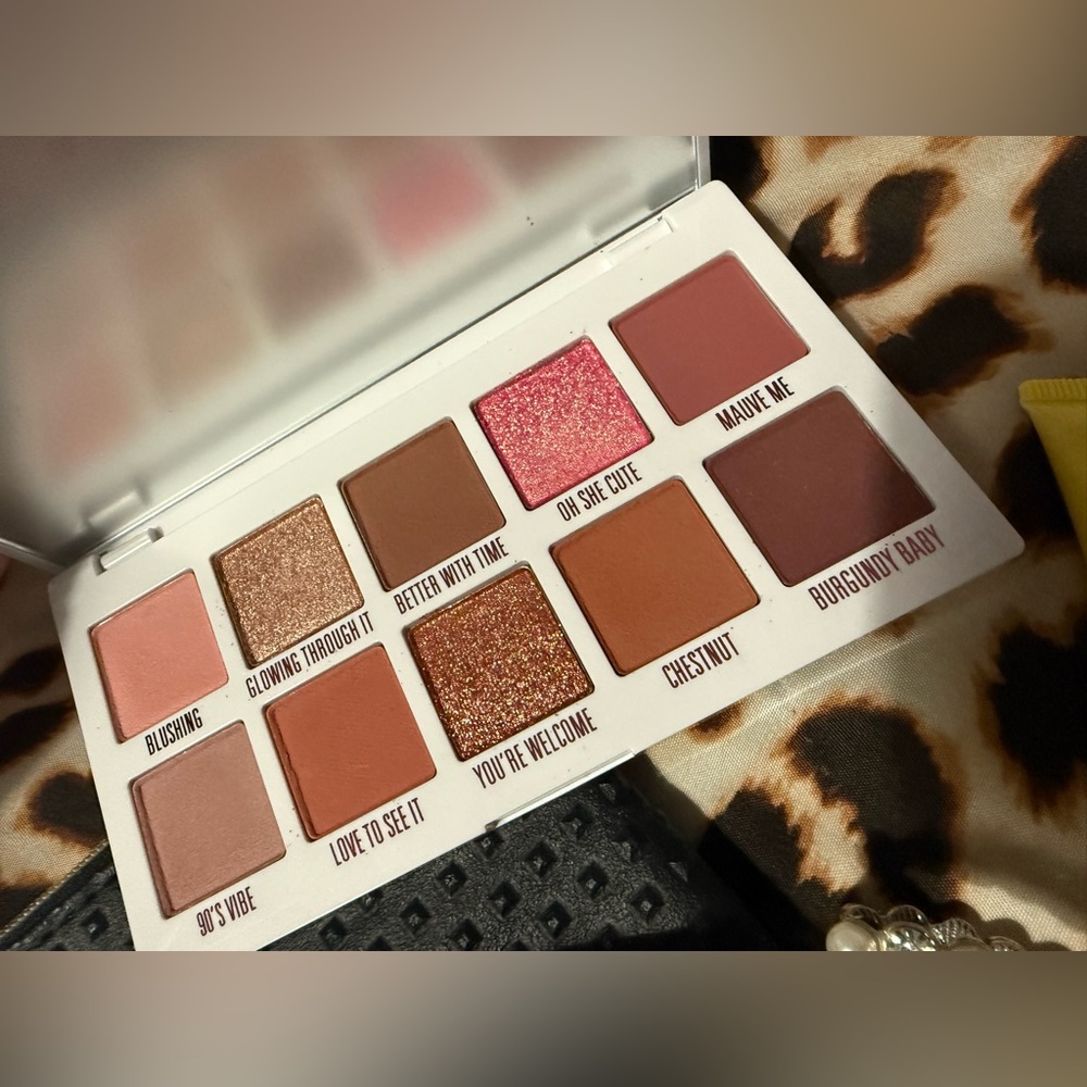 💕Makeup Bundle💕 - Picture 11 of 12